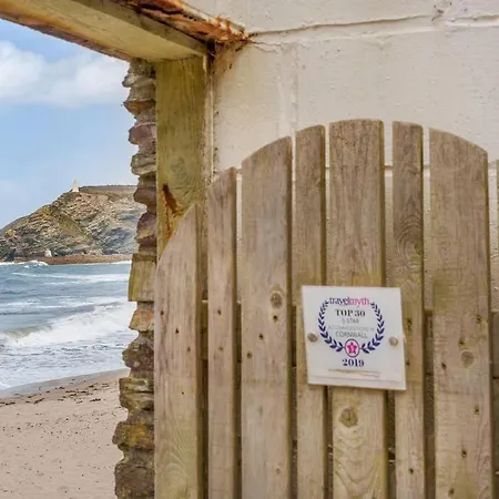 Award Winning 5* Beach House! Hot Tub & Fire Pit Holiday home