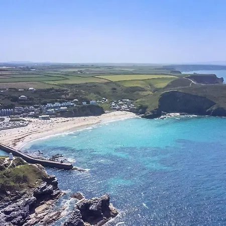 Holiday home Award Winning 5* Beach House! Hot Tub & Fire Pit Portreath