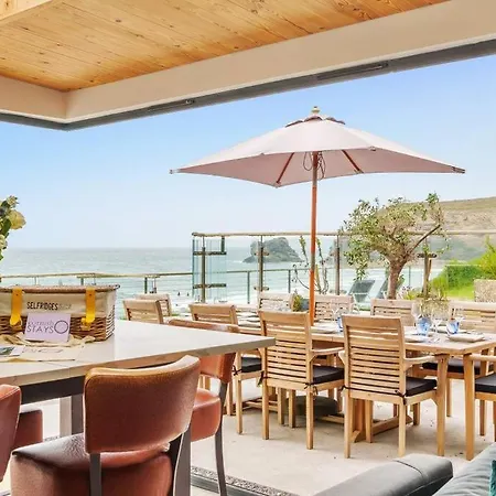 Award Winning 5* Beach House! Hot Tub & Fire Pit Holiday home