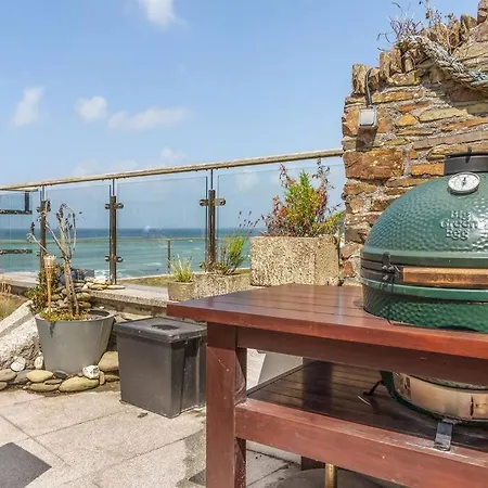 Award Winning 5* Beach House! Hot Tub & Fire Pit Holiday home *