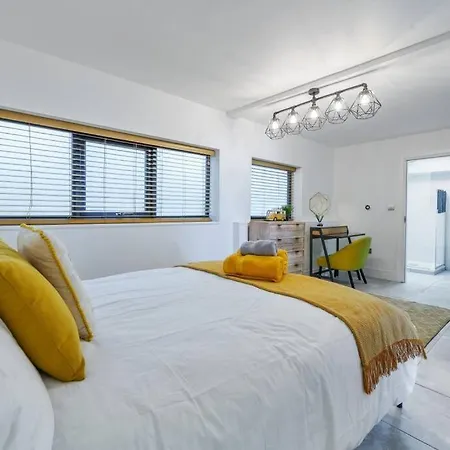 Award Winning 5* Beach House! Hot Tub & Fire Pit Portreath