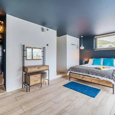 Award Winning 5* Beach House! Hot Tub & Fire Pit Holiday home *