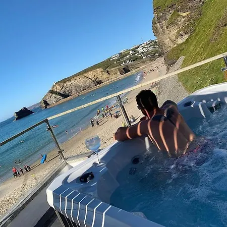Award Winning 5* Beach House! Hot Tub & Fire Pit Holiday home *