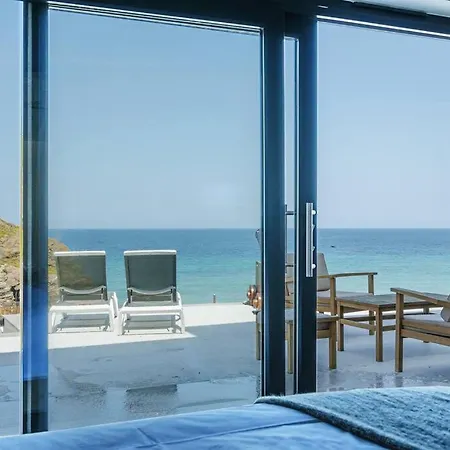 Award Winning 5* Beach House! Hot Tub & Fire Pit Holiday home *