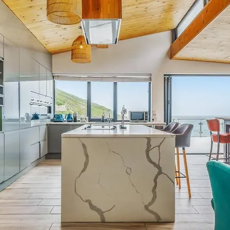 Award Winning 5* Beach House! Hot Tub & Fire Pit Holiday home *