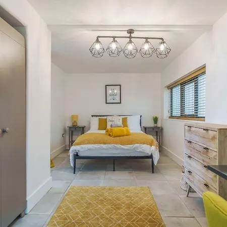 Award Winning 5* Beach House! Hot Tub & Fire Pit Portreath