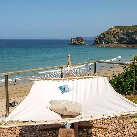Award Winning 5* Beach House! Hot Tub & Fire Pit Holiday home