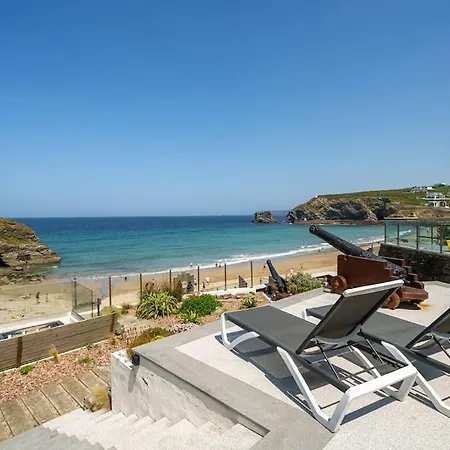 Holiday home Award Winning 5* Beach House! Hot Tub & Fire Pit Portreath