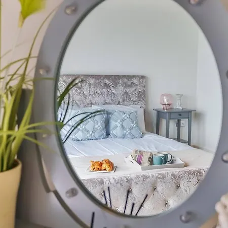 Award Winning 5* Beach House! Hot Tub & Fire Pit