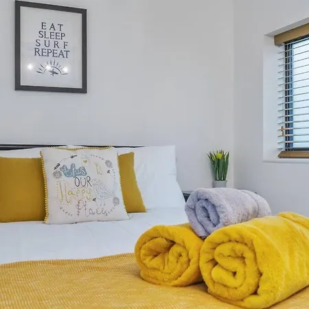 Award Winning 5* Beach House! Hot Tub & Fire Pit Holiday home
