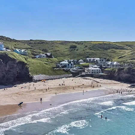 Award Winning 5* Beach House! Hot Tub & Fire Pit Portreath
